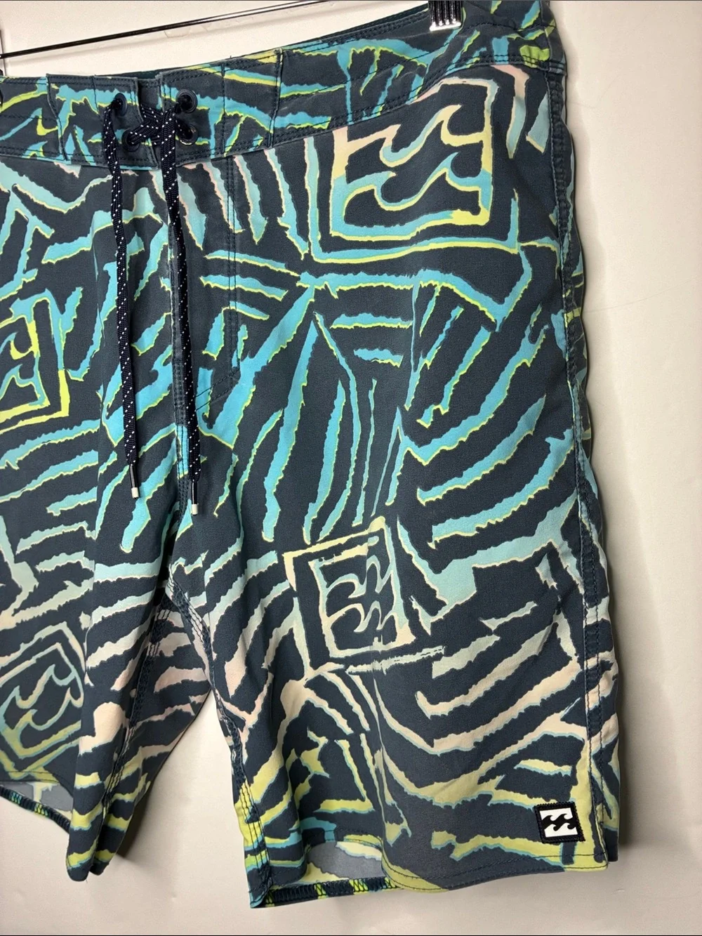 Billabong waist preowned